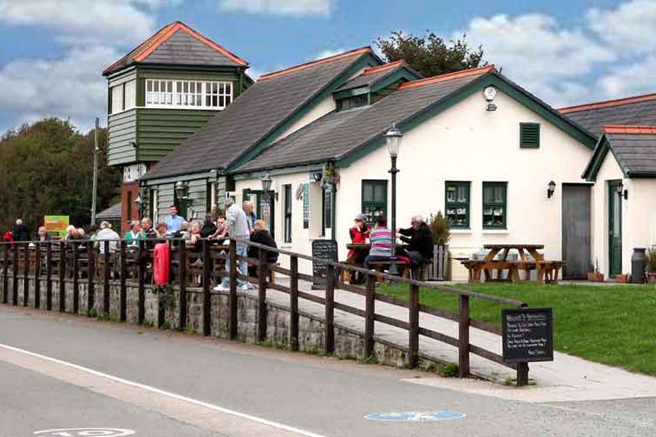 Luxury Self Catering Holiday Cottages in North Devon. Fremington Quay Cafe